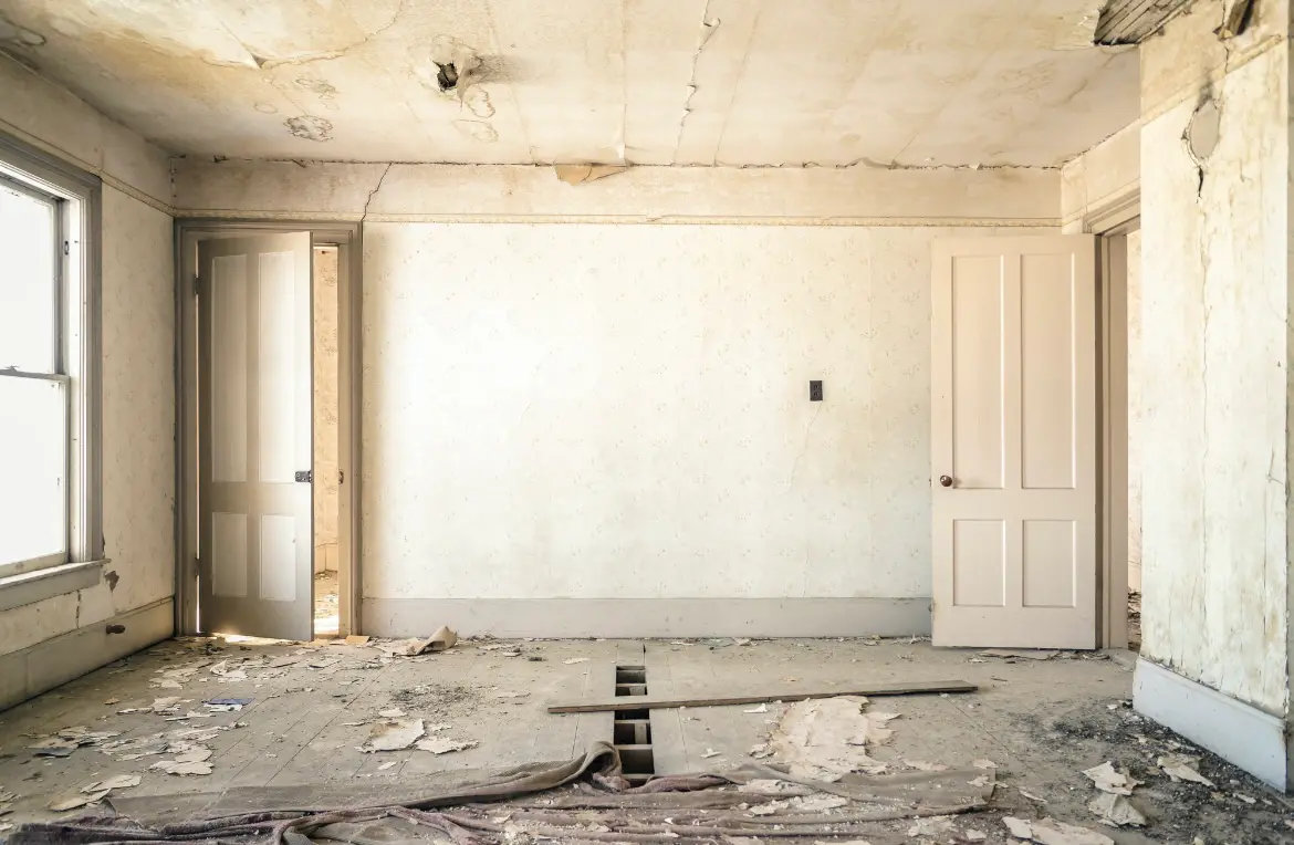 Waste disposal crew managing a cleanout project in Elizabethtown